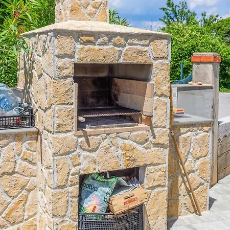 Cozy In Dobrinj, Otok Krk With Kitchen *