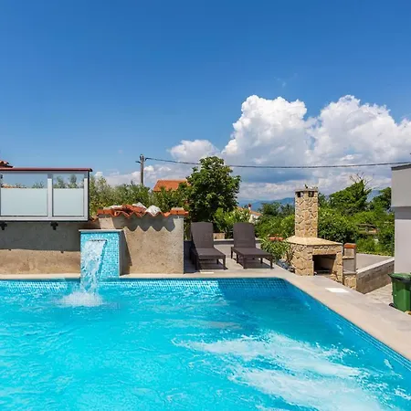 Cozy In Dobrinj, Otok Krk With Kitchen *
