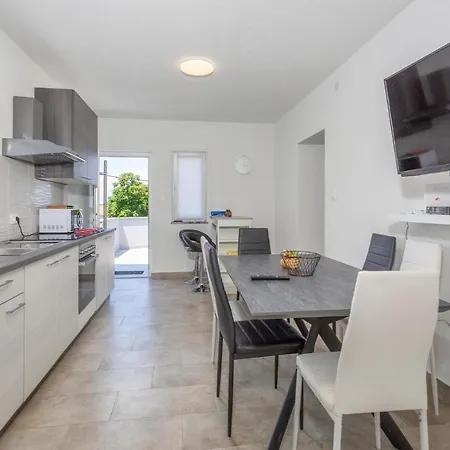Apartman Cozy In Dobrinj, Otok Krk With Kitchen